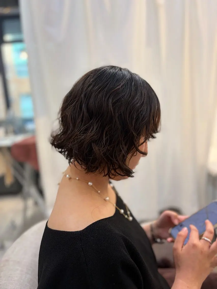 ショート カット パーマ 梅田ayana 垢抜けベージュ 🎀のヘアスタイル