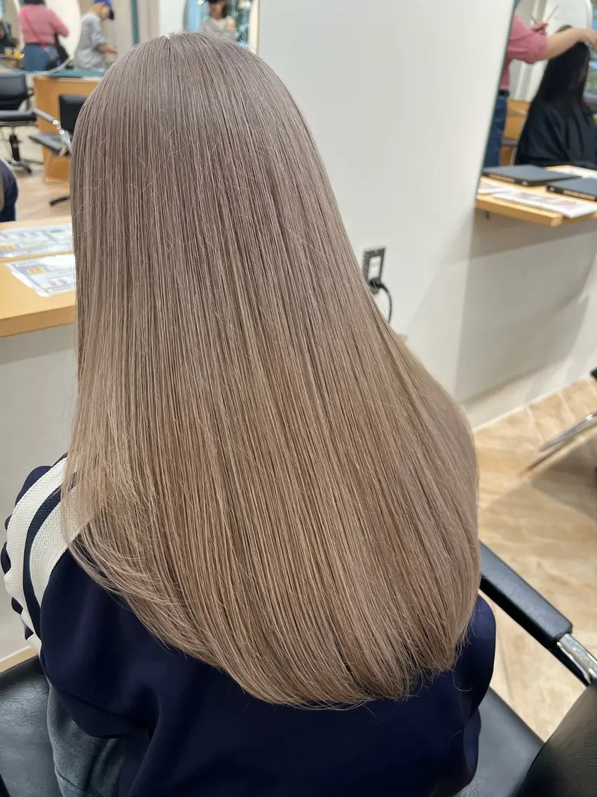 ロング カラー ブリーチ ヘアカラー トリートメント ベージュ/髪質改善 新潟/万代/井上佑のヘアスタイル