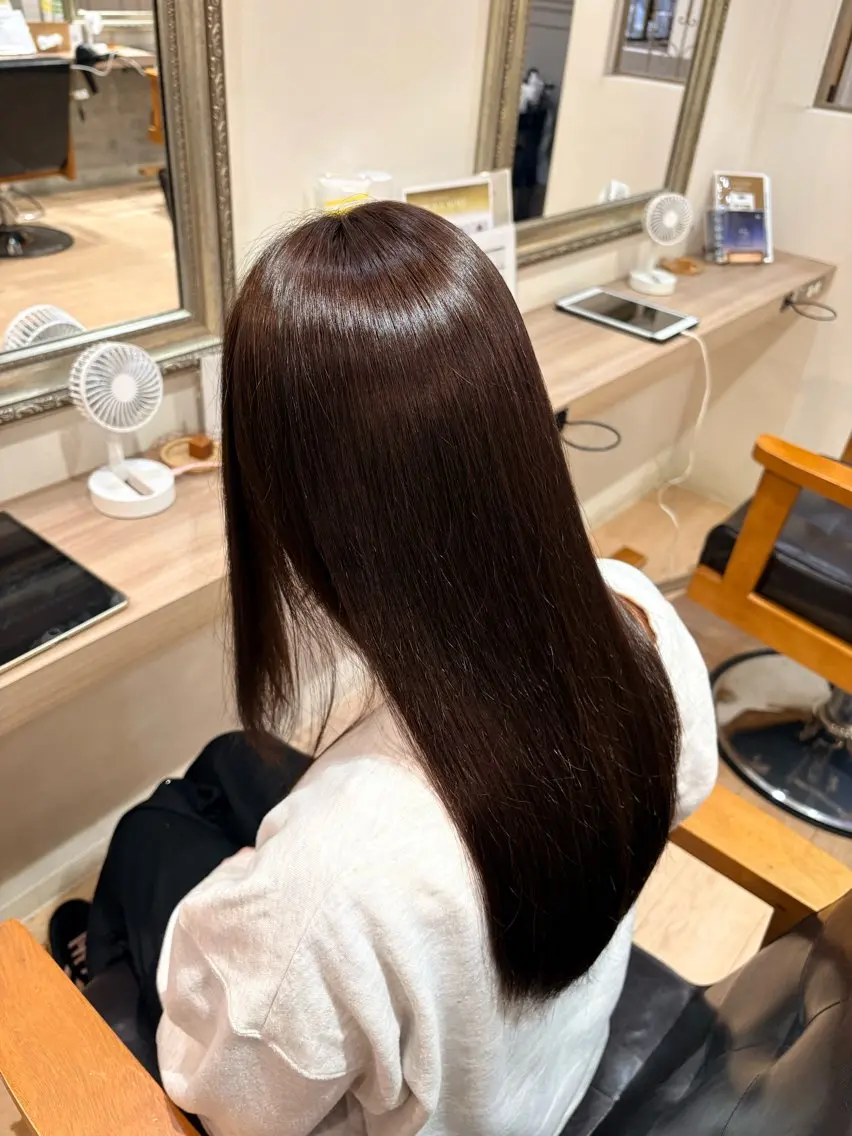 セミロング カラー ブラウンカラー チョコレートブラウン ヘアカラー 成田 愛海のヘアスタイル