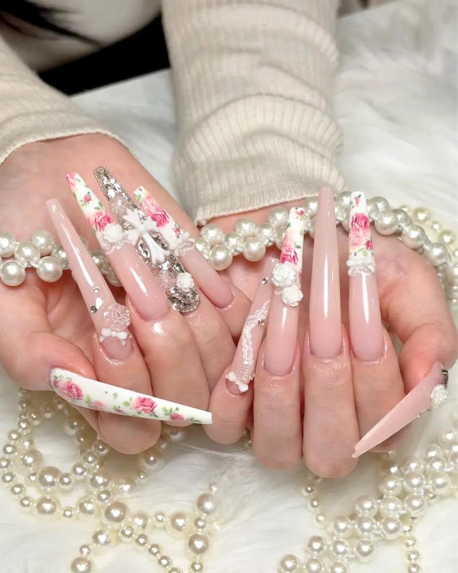 ネイル クリアネイル ドット フラッシュネイル フレンチネイル マグネットネイル ハンドネイル ハンドケア Aria Nail Beautyのネイルデザイン