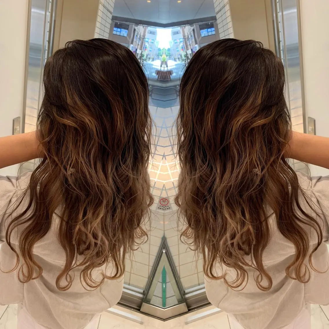 ロング カラー バレイヤージュ レイヤーカット カット ヘアカラー ブリーチ/バレイヤ ージュ川端裕司のヘアスタイル