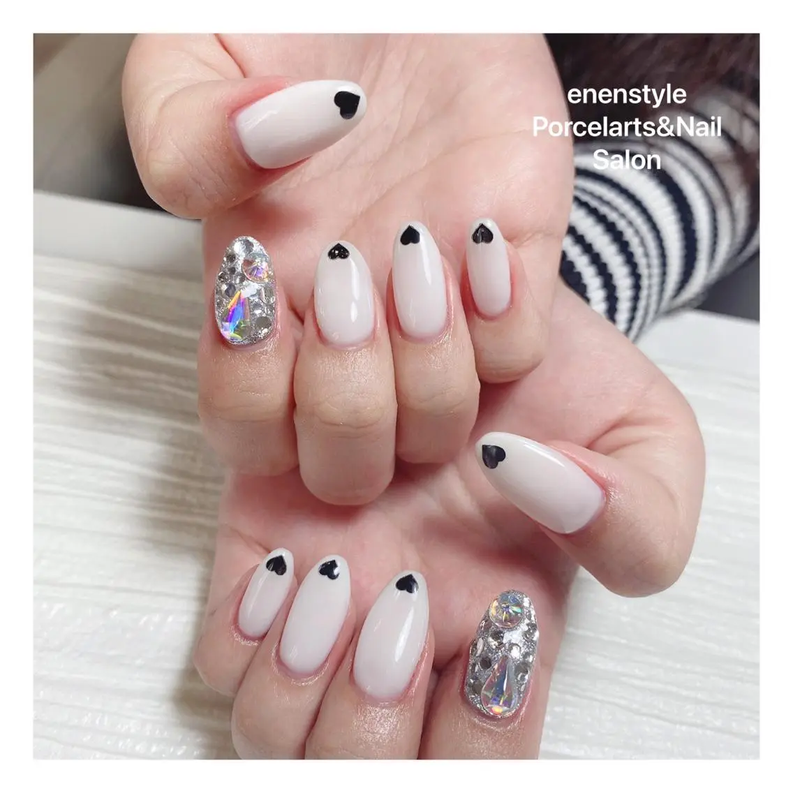 ミディアム ネイル ハンドネイル 🐾enen style 🐾のネイルデザイン