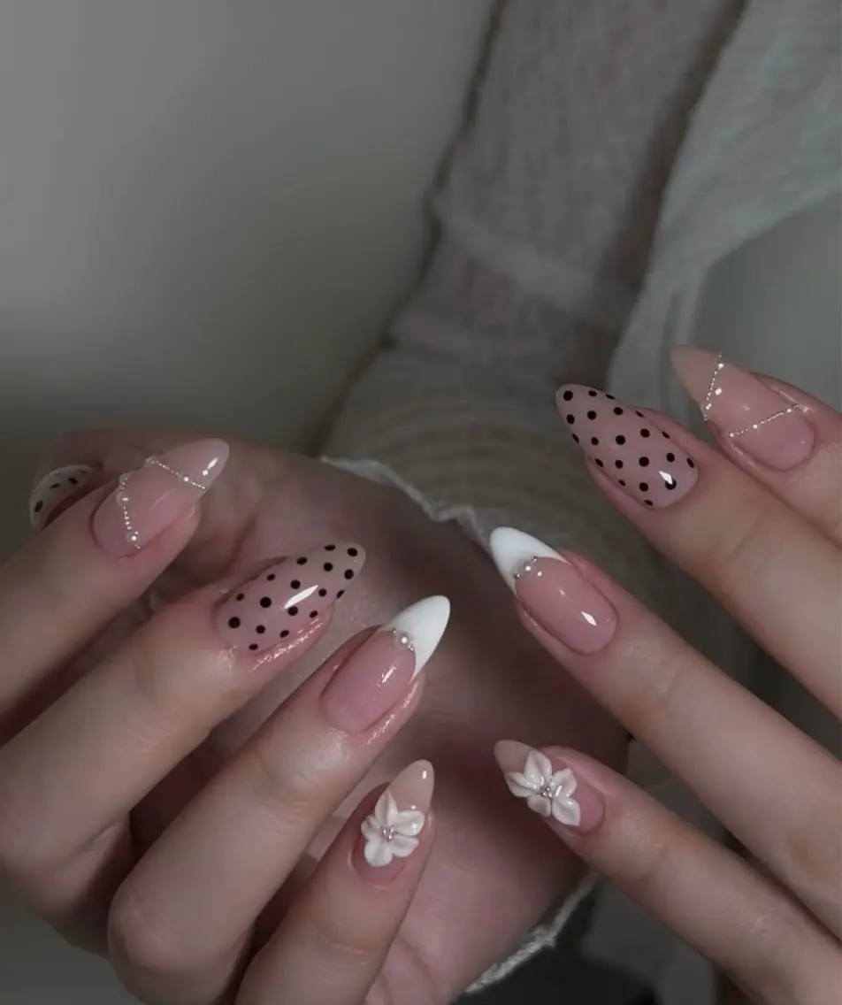 ネイル チークネイル 長さ出し フラッシュネイル ジェルネイル キラキラネイル kana nailのネイルデザイン