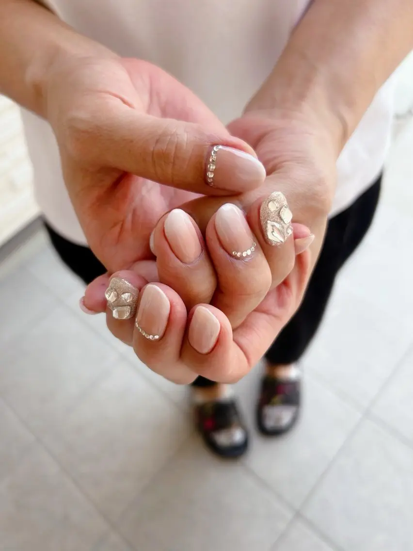ネイル キラキラネイル ストーンネイル ハンドネイル i nailのネイルデザイン