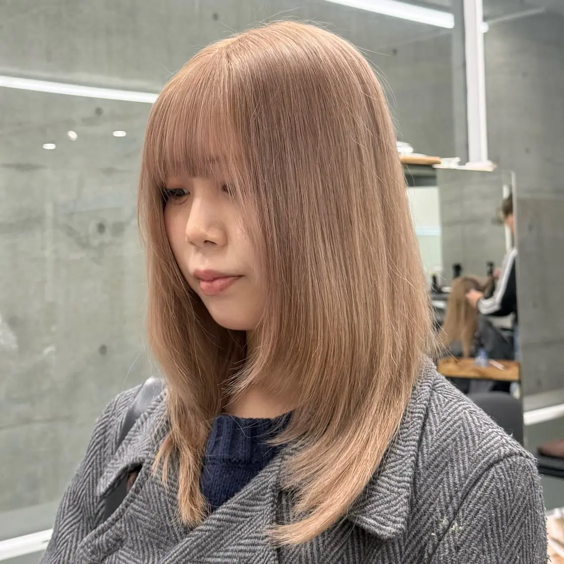 ミディアム カラー Runa/大人 かわいいハイトーンのヘアスタイル