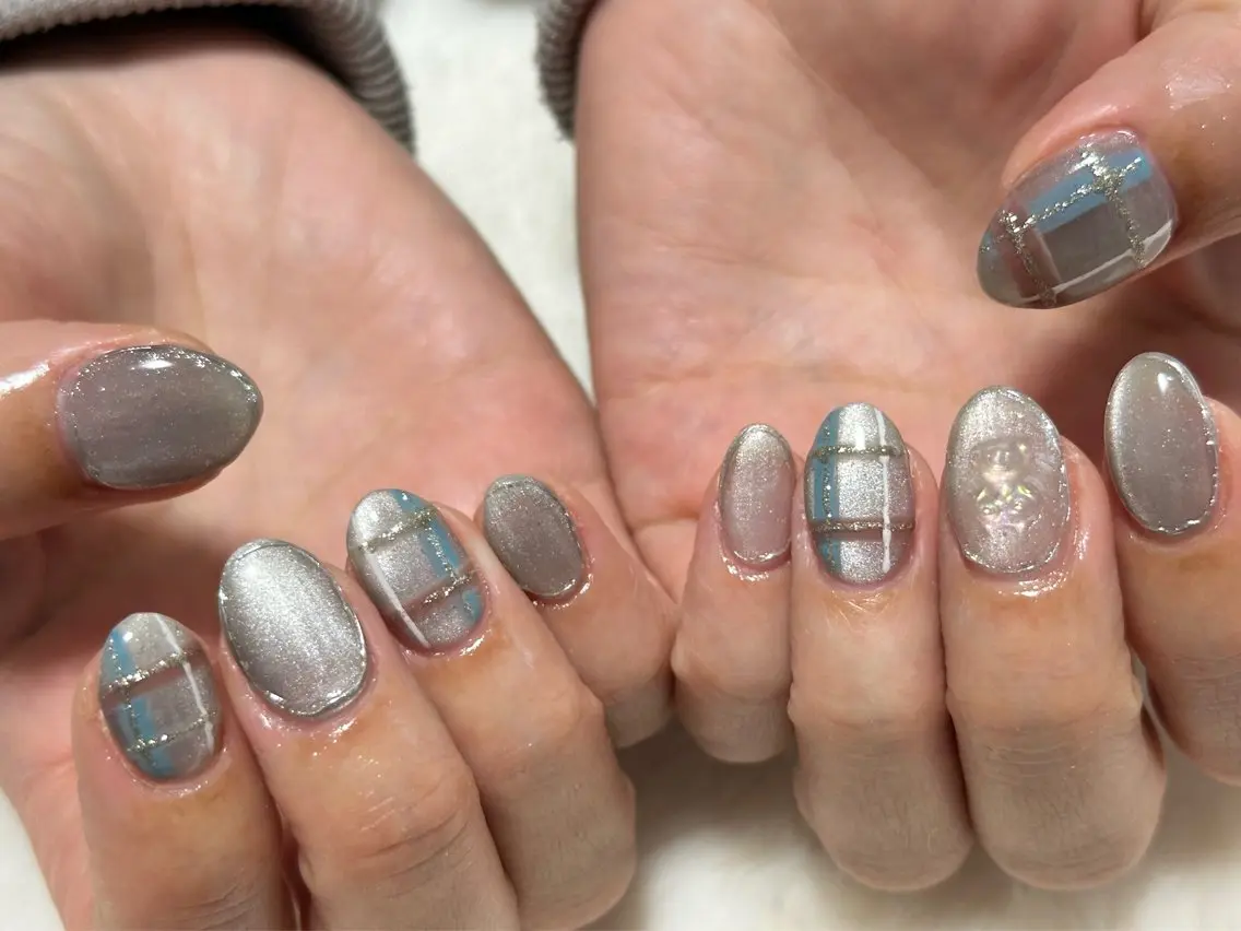 ミディアム yuka ⭐︎のネイルデザイン