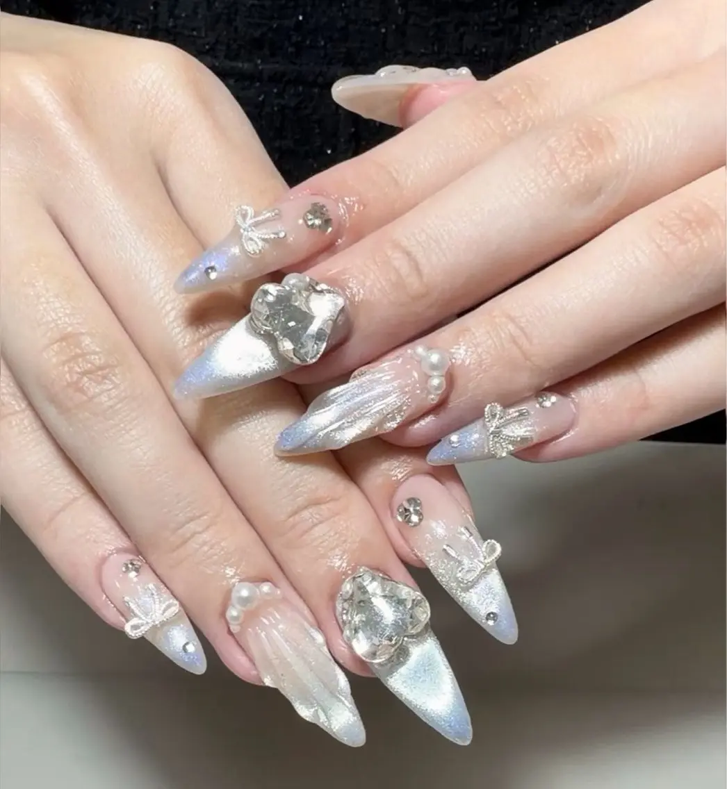ネイル ハンドネイル Luna Gladeのネイルデザイン