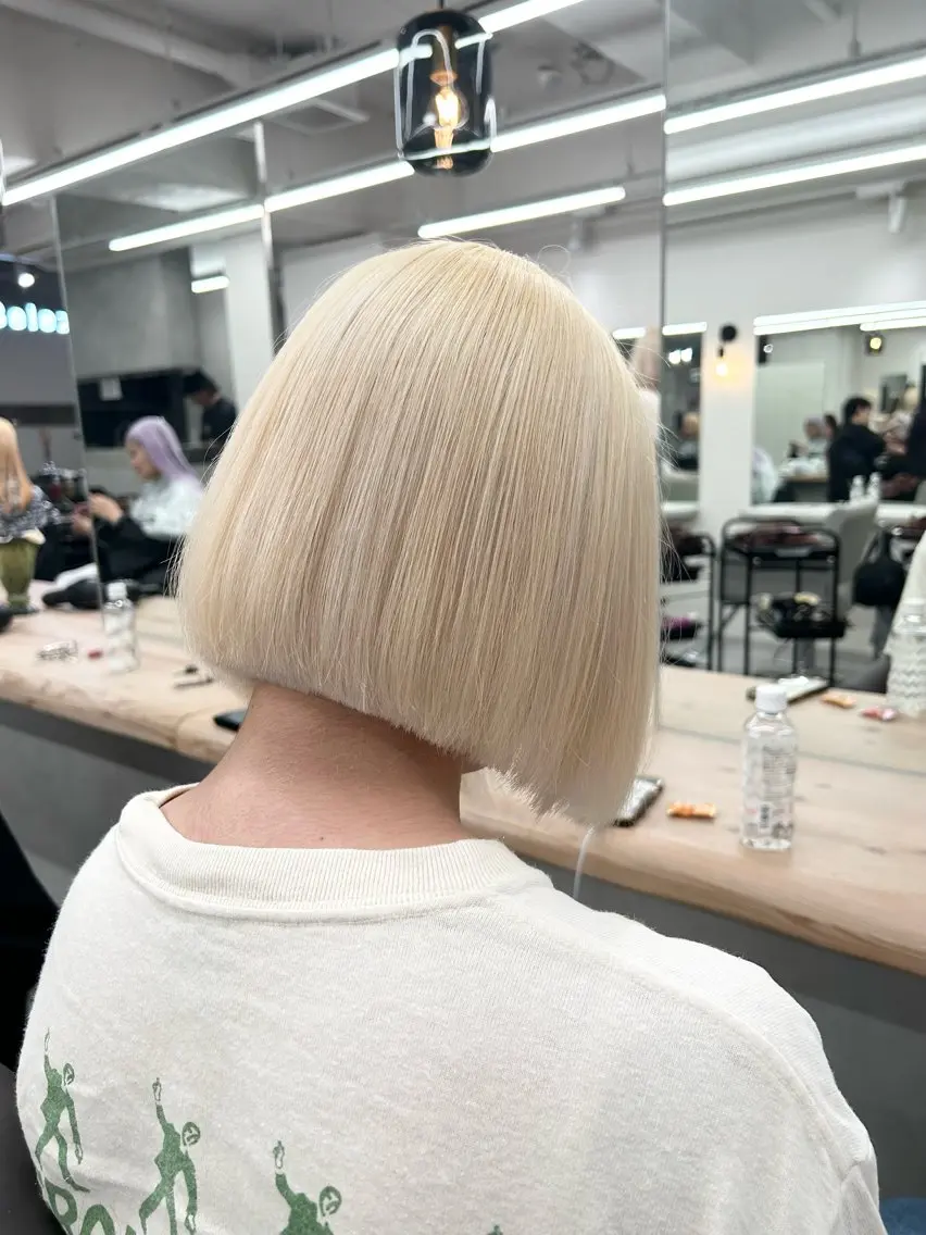 ショート カラー 抜きっぱなしブロンド ハイトーンカラー ボブ カット トリートメント Maya川越/ エクステ/ハイトーンのヘアスタイル