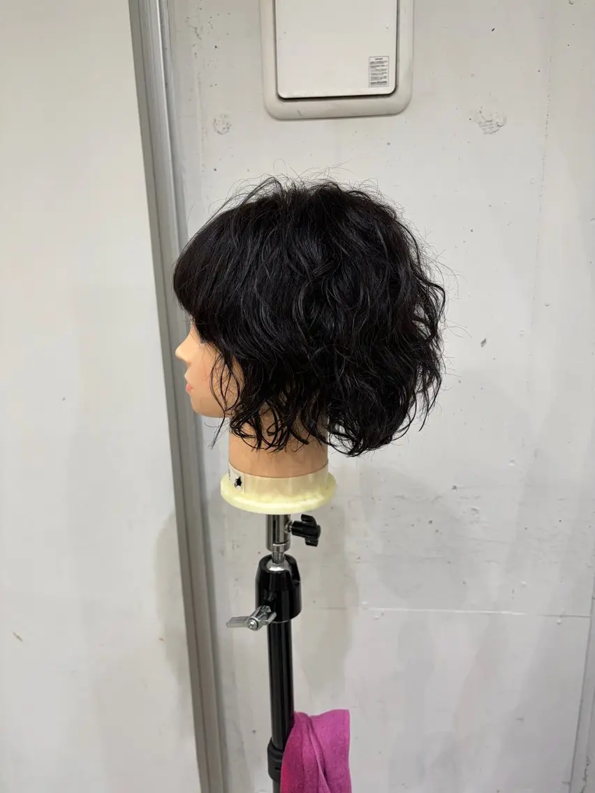 ミディアム ミディアムパーマ 秋山 莉沙のヘアスタイル