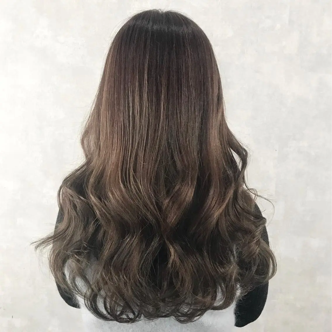 カラー ブリーチ グレージュ ハイライトカラー K-POP好き美容師 🇰🇷Kai.Yのヘアスタイル