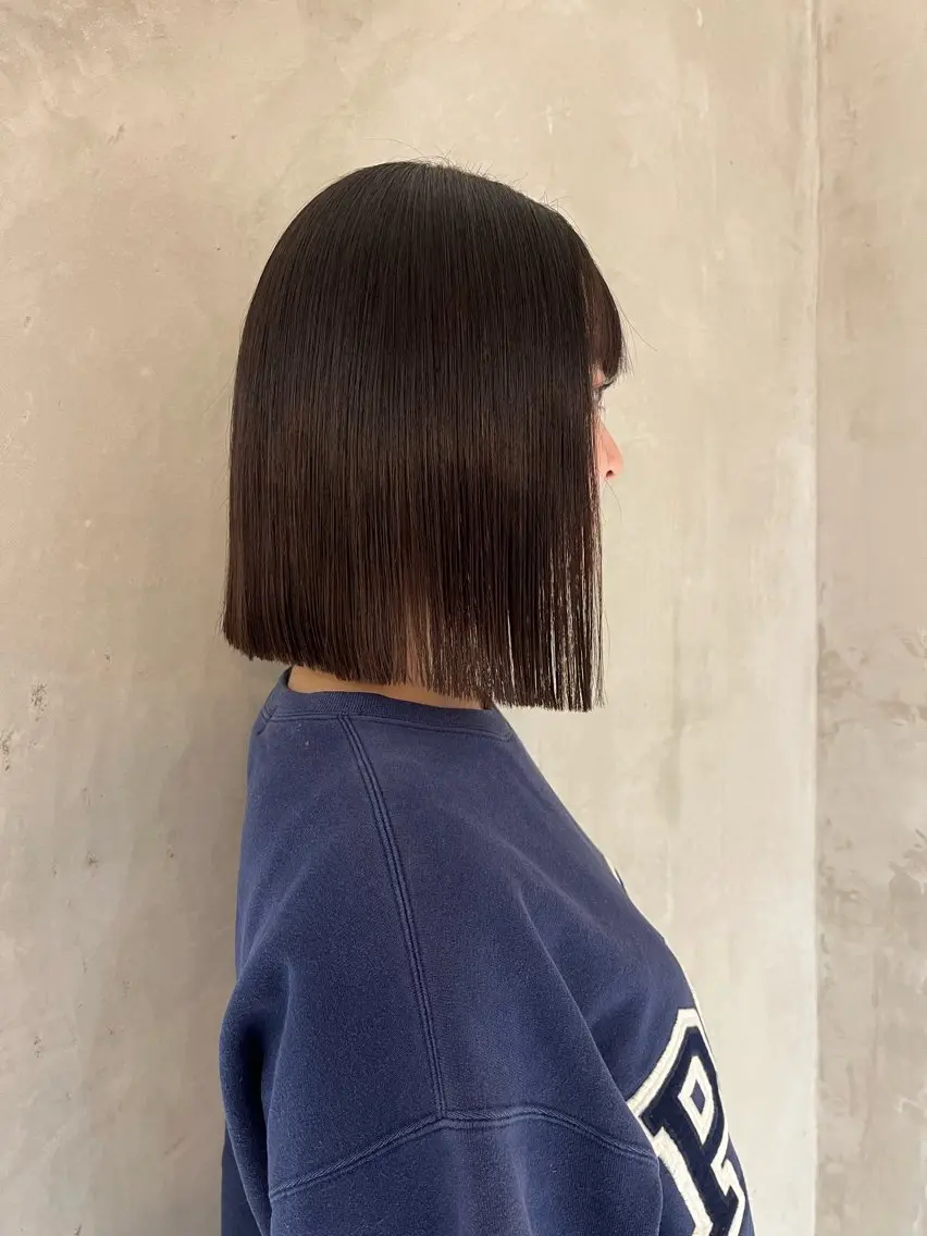 ミディアム カラー 切りっぱなしボブ ボブ カット ヘアカラー トリートメント 切りっぱなしボブ/ 艶カラー/綾莉のヘアスタイル
