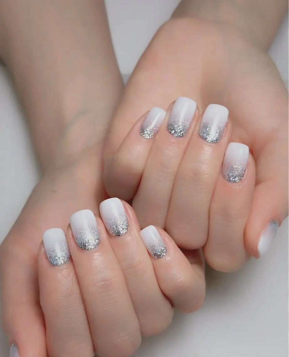 ネイル オーロラネイル 長さ出し フットネイル ラメ(グリッター) ラメグラデーション ハンドネイル 👍thumbs up nail👍のネイルデザイン