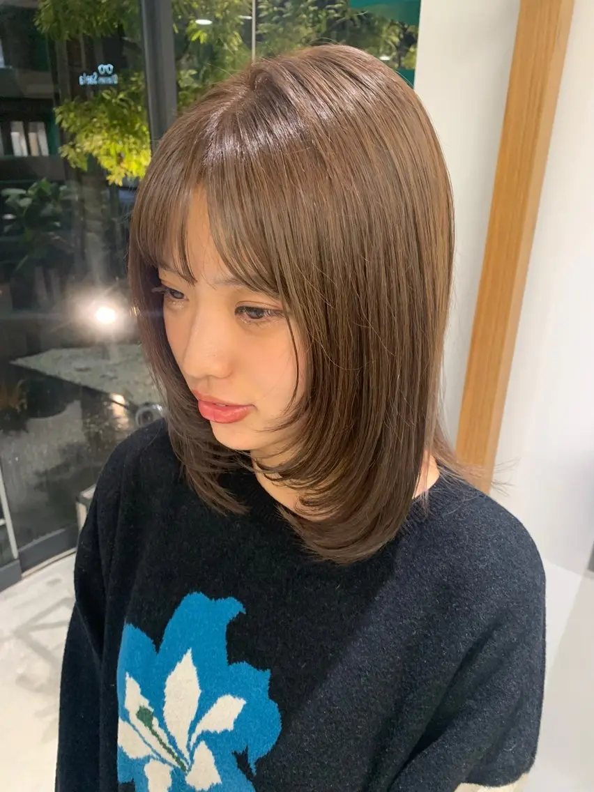 カラー ブリーチ ブリーチなしカラー なのは\透け感カラー \レイヤーカットのヘアスタイル