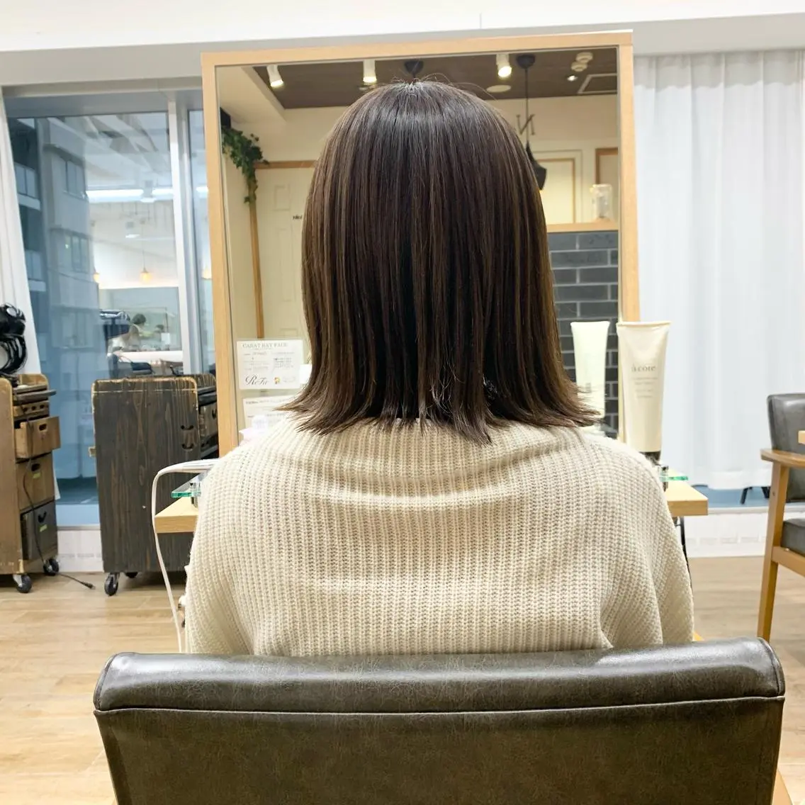 ミディアム カラー パーマ ヘアアレンジ メンズ キッズ ネイル マツエク・マツパ レイヤーカット/ 巻ける縮毛矯正のヘアスタイル