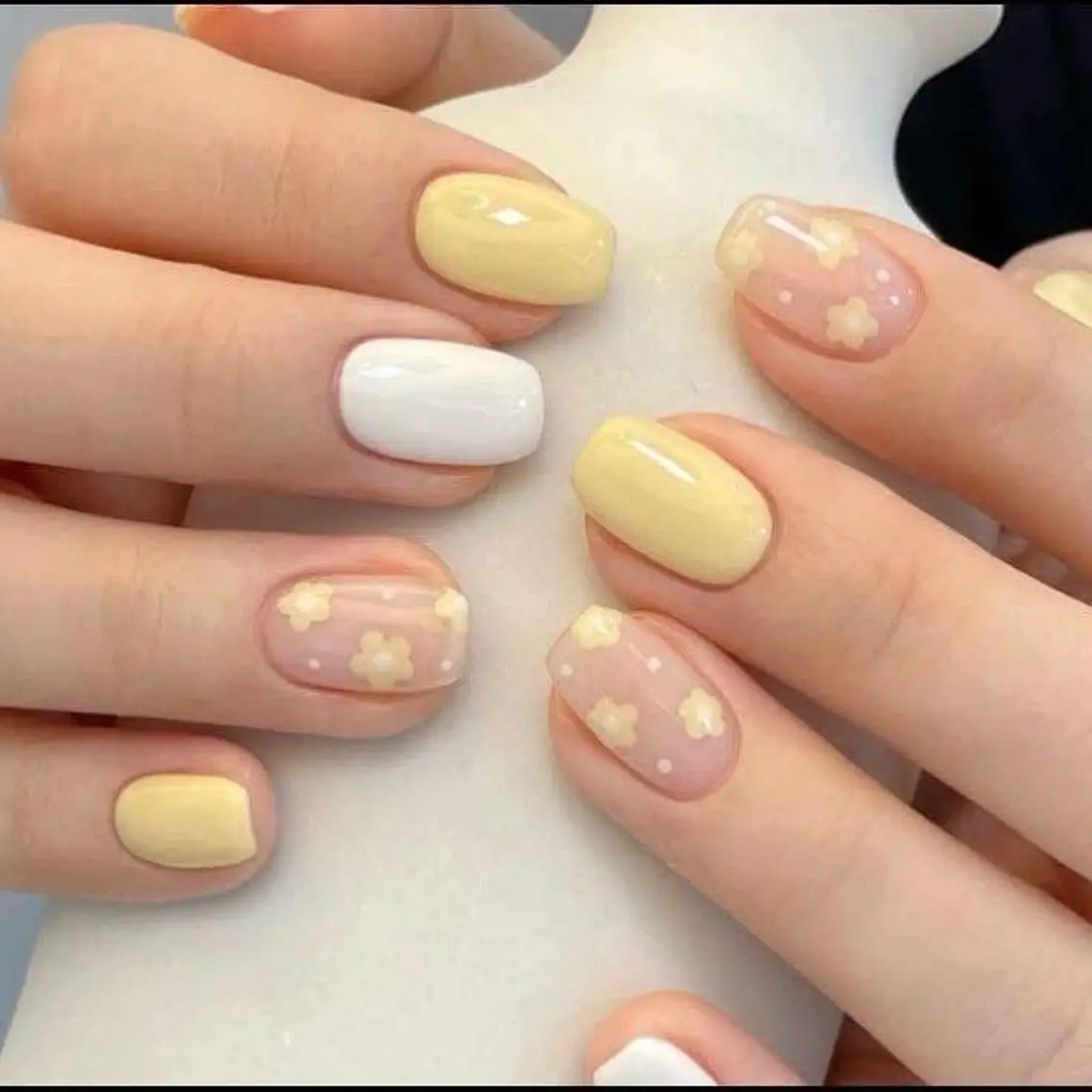 ネイル チークネイル フレンチネイル グラデーション キラキラネイル 韓国ネイル Minette nailHuongのネイルデザイン