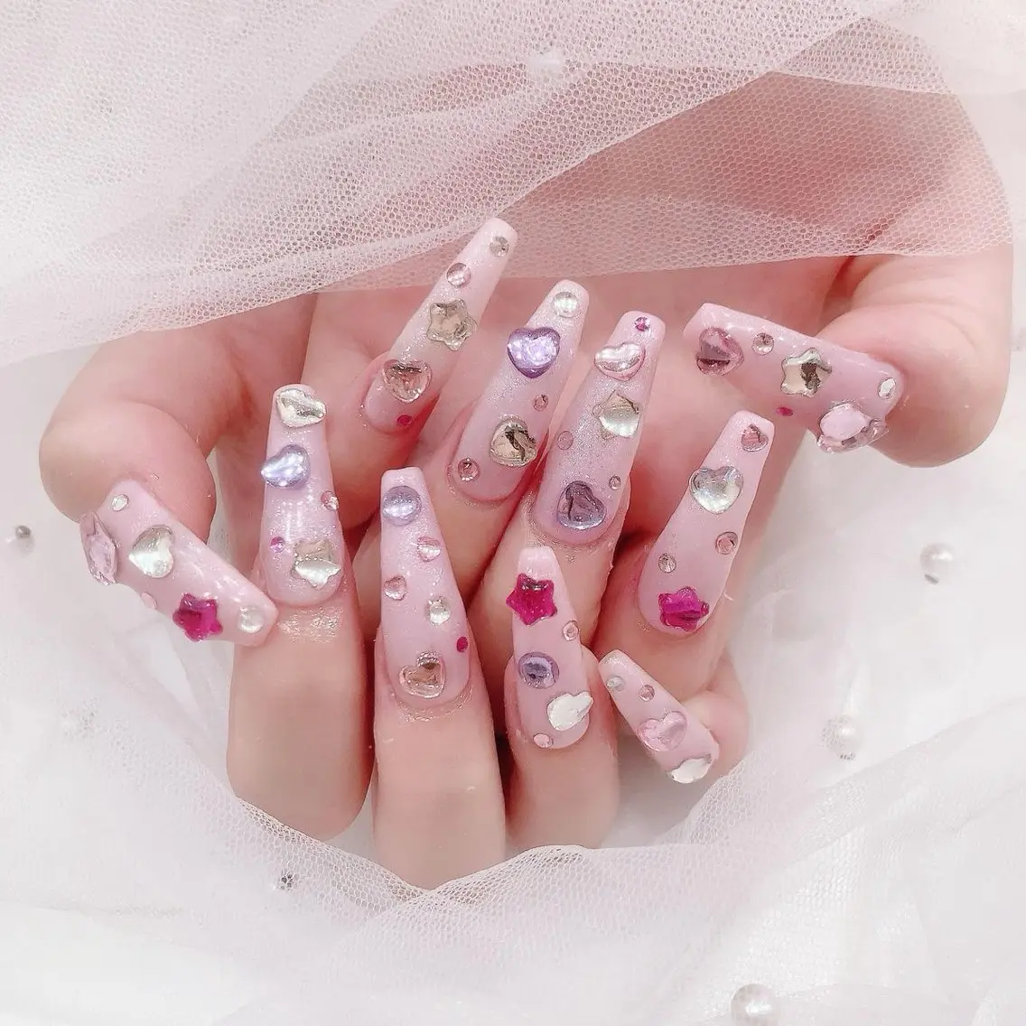 ネイル 長さ出し グラデーション 卒業式 キラキラネイル マグネットネイル Lee Nailsのネイルデザイン