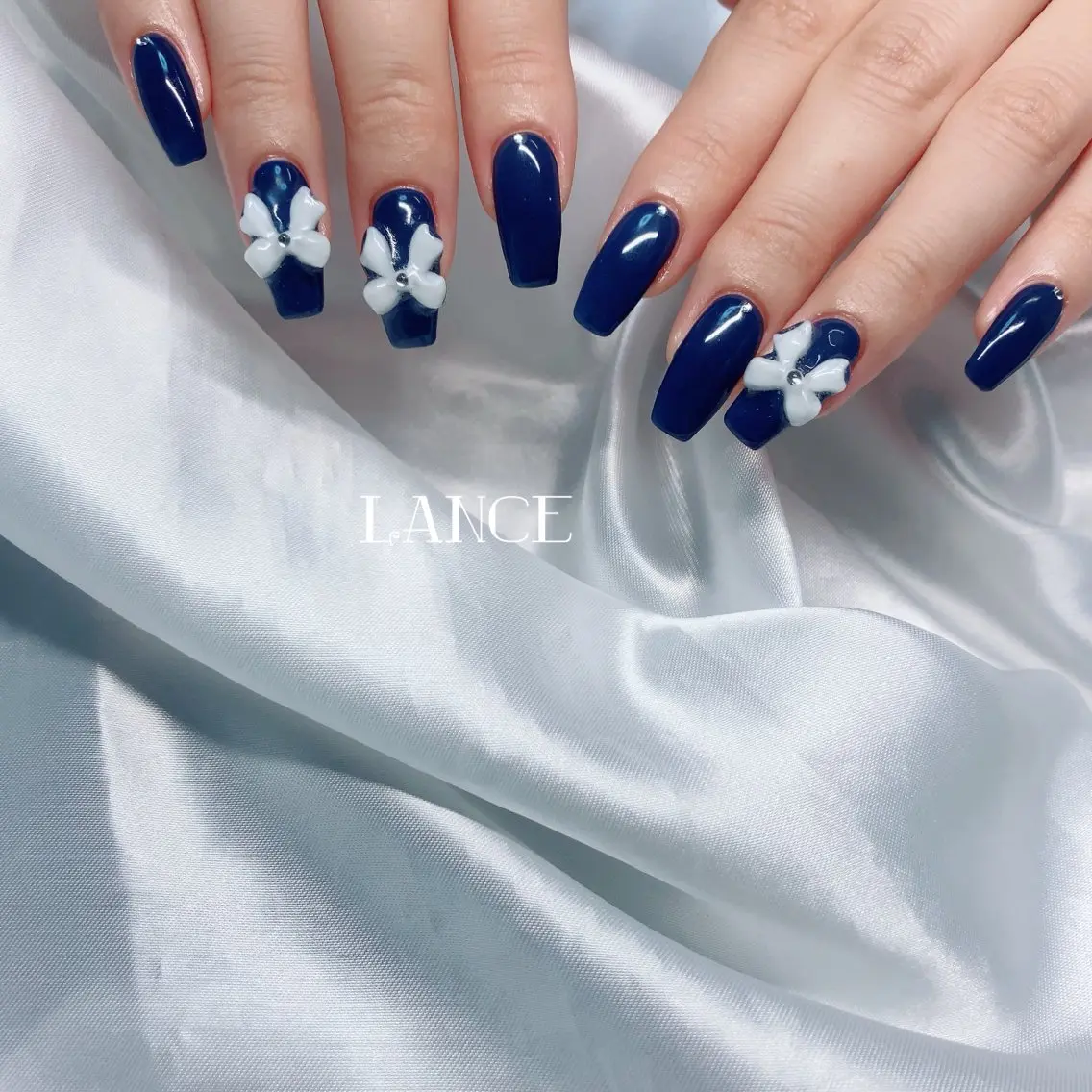 ネイル オーロラネイル フレンチネイル グラデーション キラキラネイル 韓国ネイル Lance nailのネイルデザイン
