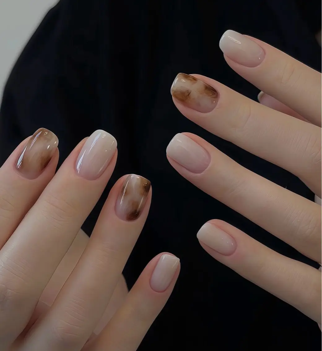 ネイル フットネイル フレンチネイル グラデーション 氷ネイル・うるうるネイル 韓国ネイル ハンドネイル Lynn_ Nailのネイルデザイン