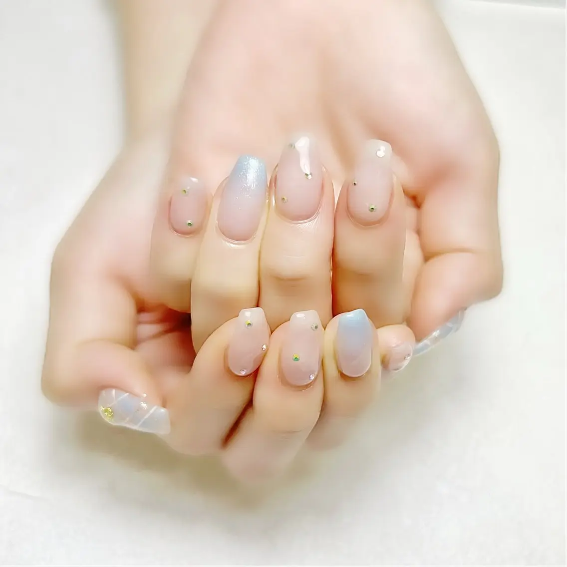 ネイル ブルー グラデーション キラキラネイル 春ネイル rouse nail RISATOのネイルデザイン