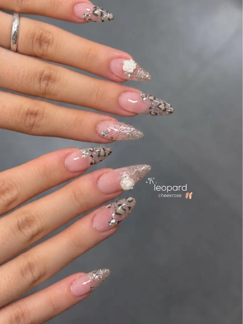ネイル ハンドネイル 𝓇𝒶𝓃𝒶𝓃 𝓃𝒶𝒾𝓁のネイルデザイン