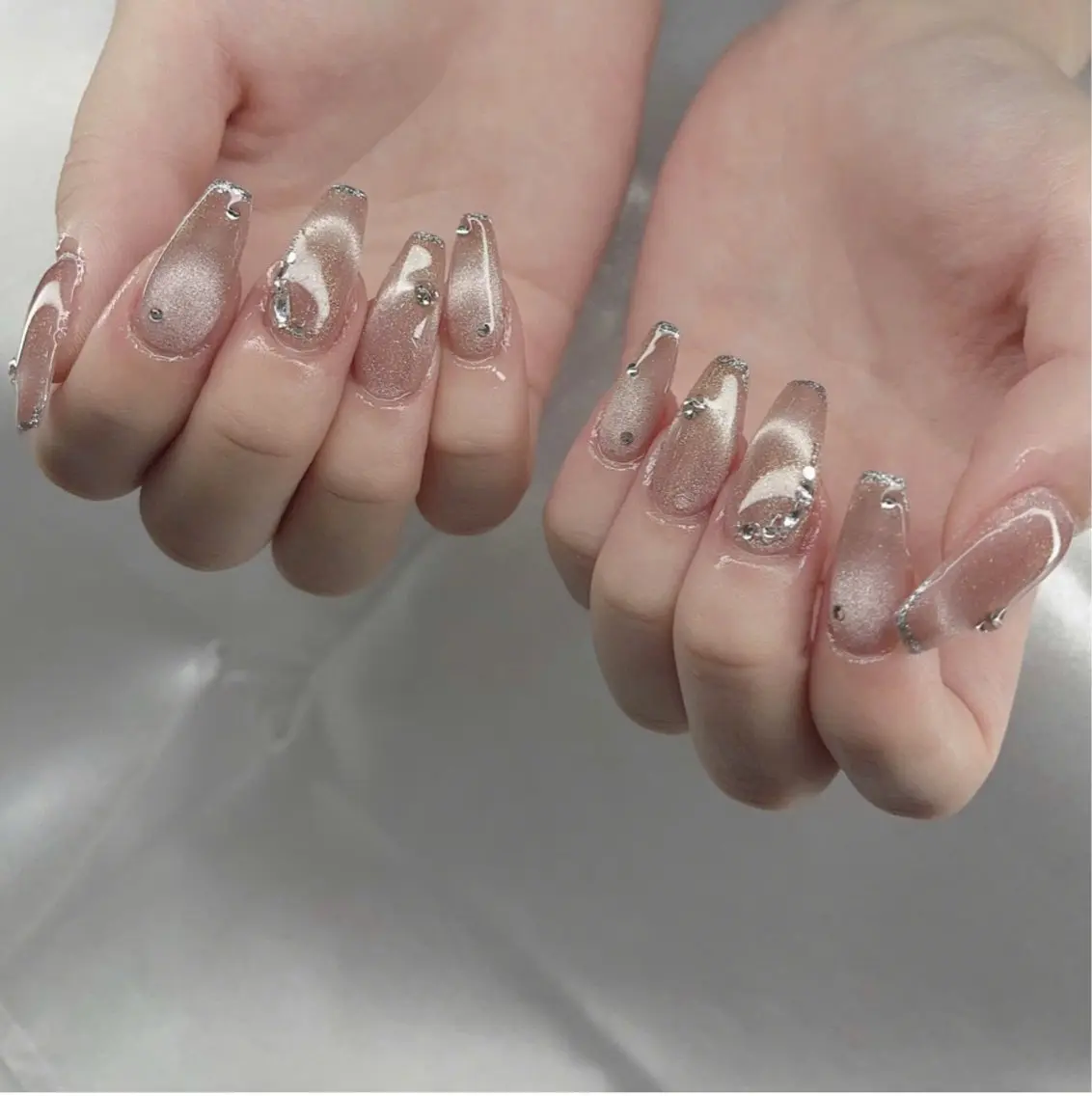 ネイル フレンチネイル キラキラネイル マグネットネイル ミラーネイル ニュアンスネイル Tira Nailのネイルデザイン