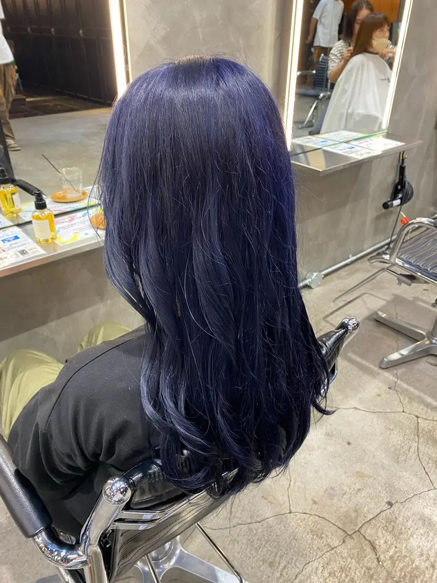 カラー 黒髪 ブリーチ ブルーカラー ブルーブラック カット ヘアカラー トリートメント 透明感カラー🌿 グレージュ🐺陽介のヘアスタイル