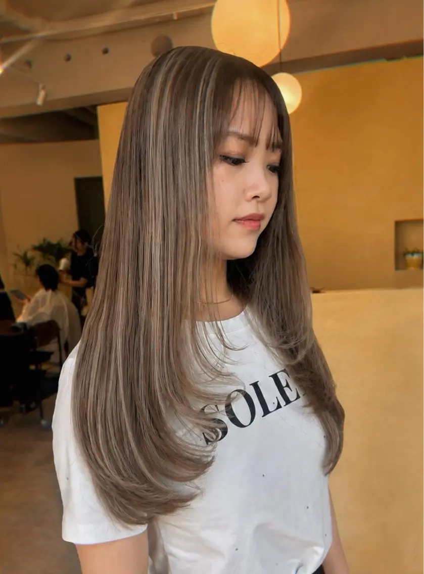 ロング ハイライト ヘアカラー LORE横川店【ブリ ーチ×レイヤー】🎀のヘアスタイル