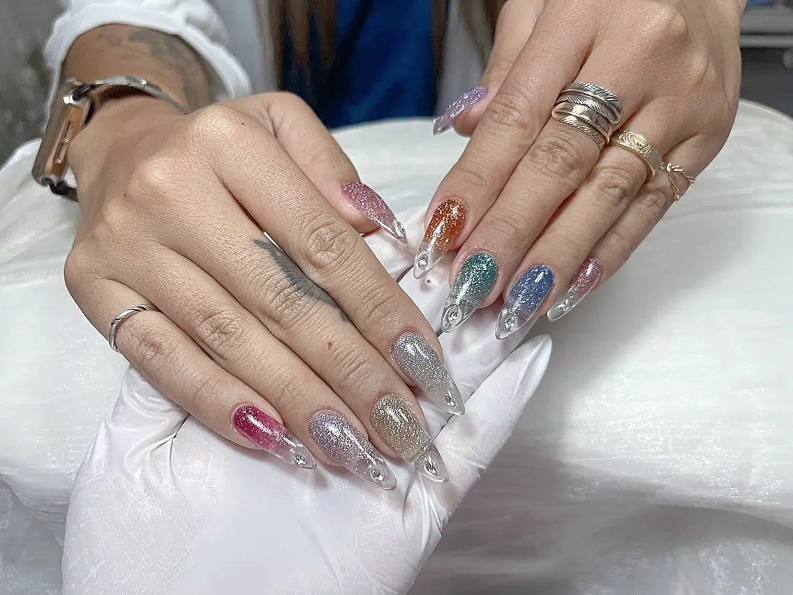 ネイル アートネイル オーロラネイル ガーリー キラキラネイル 韓国ネイル Ayumi NailSalonUのネイルデザイン