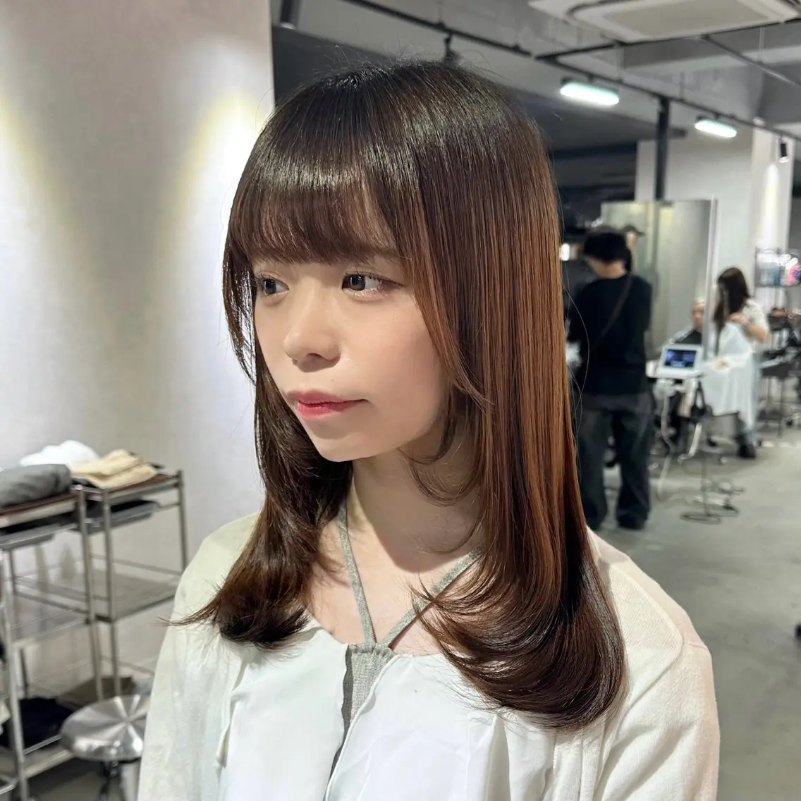 ミディアム ケアカラー ボブ 髪質改善 レイヤーカット トリートメント カット ヘアカラー トリートメント 心斎橋 韓国レイヤ ー指名No.1renのヘアスタイル