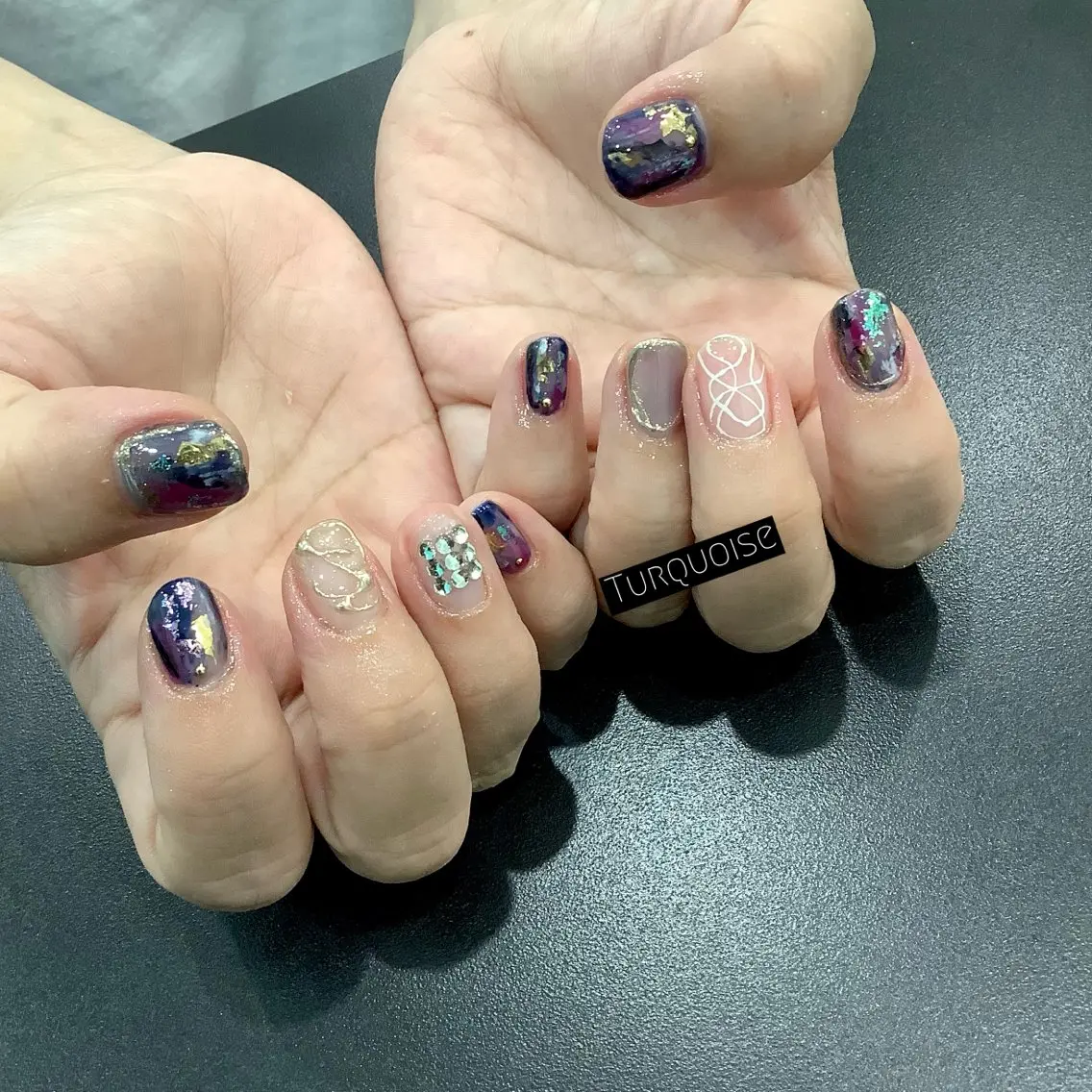ネイル ハンドネイル ハンドケア 個性派ネイルサロン 💅🏼ターコイズのネイルデザイン