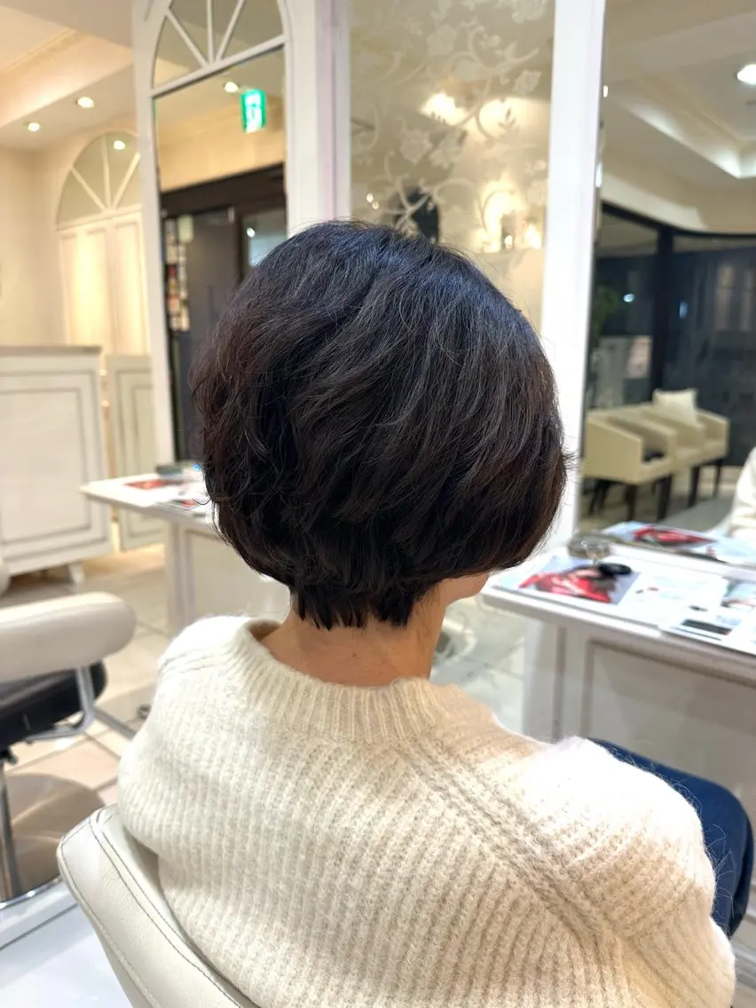 ショート カラー ツヤ重視 ワンカラー🫧Mioのヘアスタイル