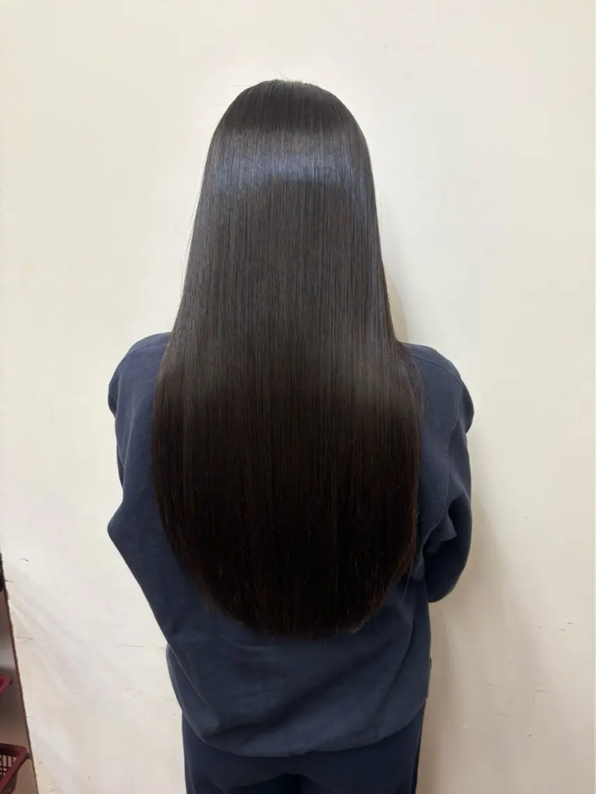 ロング 西村 優杏のヘアスタイル