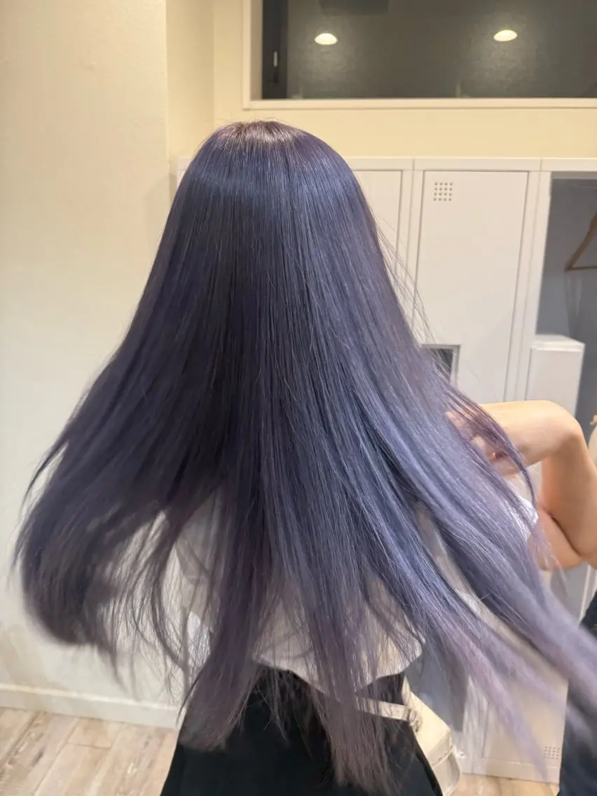 ロング ヘアカラー クロギ リョウのヘアスタイル