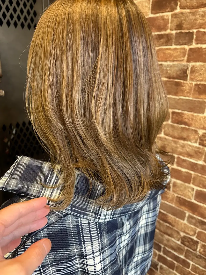 ミディアム カラー カット ヘアカラー トリートメント ヘッドスパ 久木原 ゆりのヘアスタイル