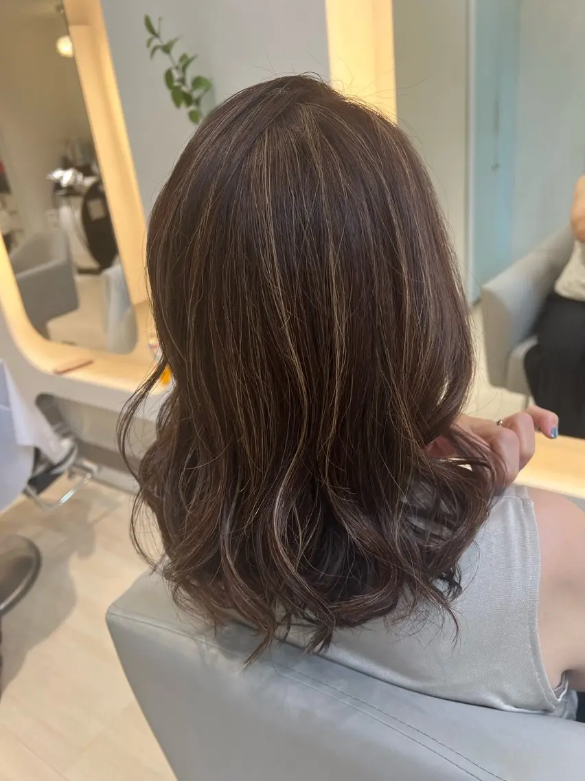 ミディアム カラー ヘアカラー 堀井 凌平のヘアスタイル