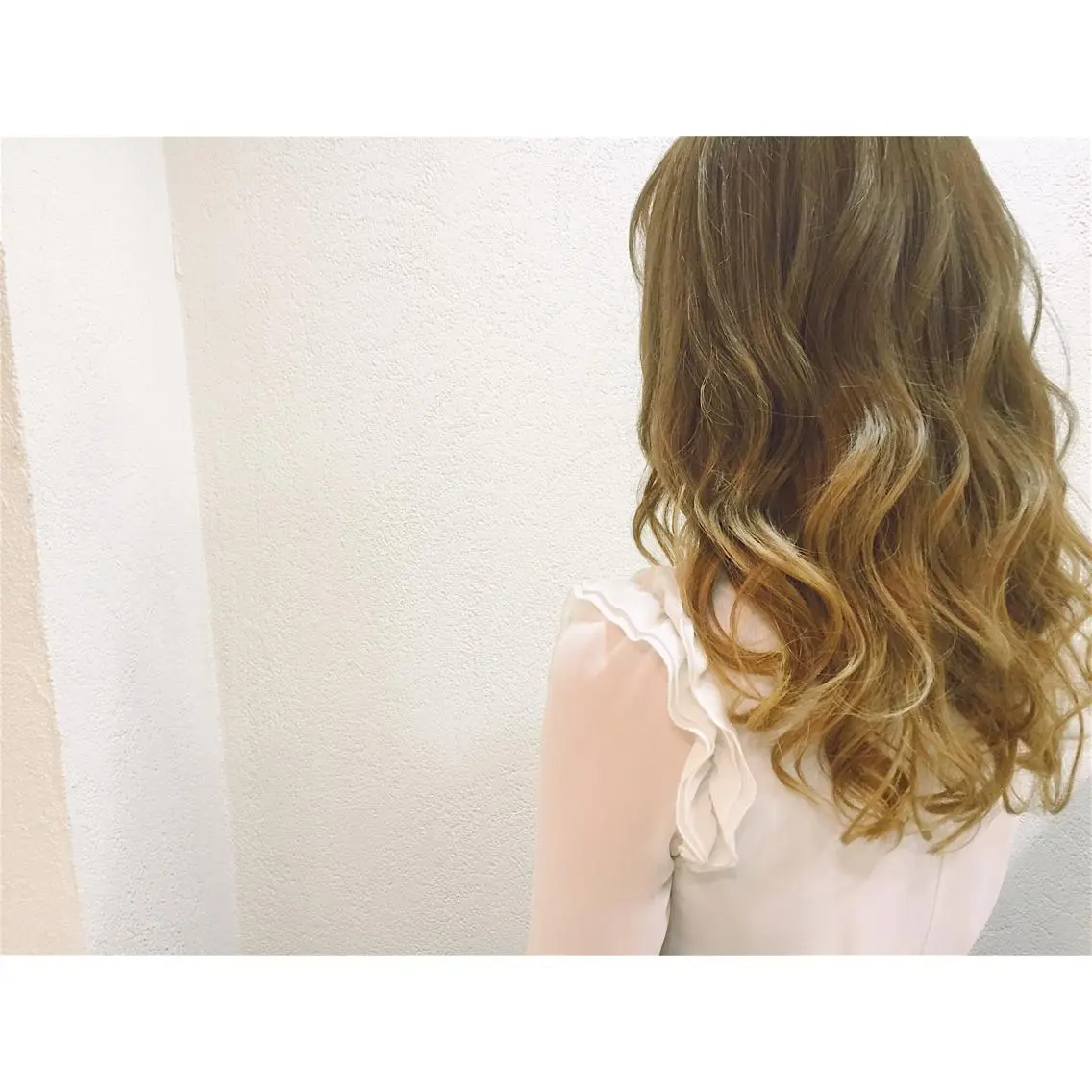 ミディアム セミロング ロング カラー グラデーションカラー ハイライトカラー ハイライト 西村 達哉のヘアスタイル