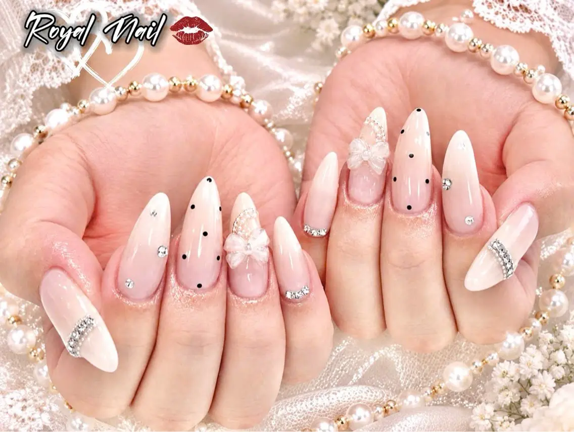 ネイル 韓国ネイル マグネットネイル 持ち込み ハンドネイル Royal Nail_RINAのネイルデザイン