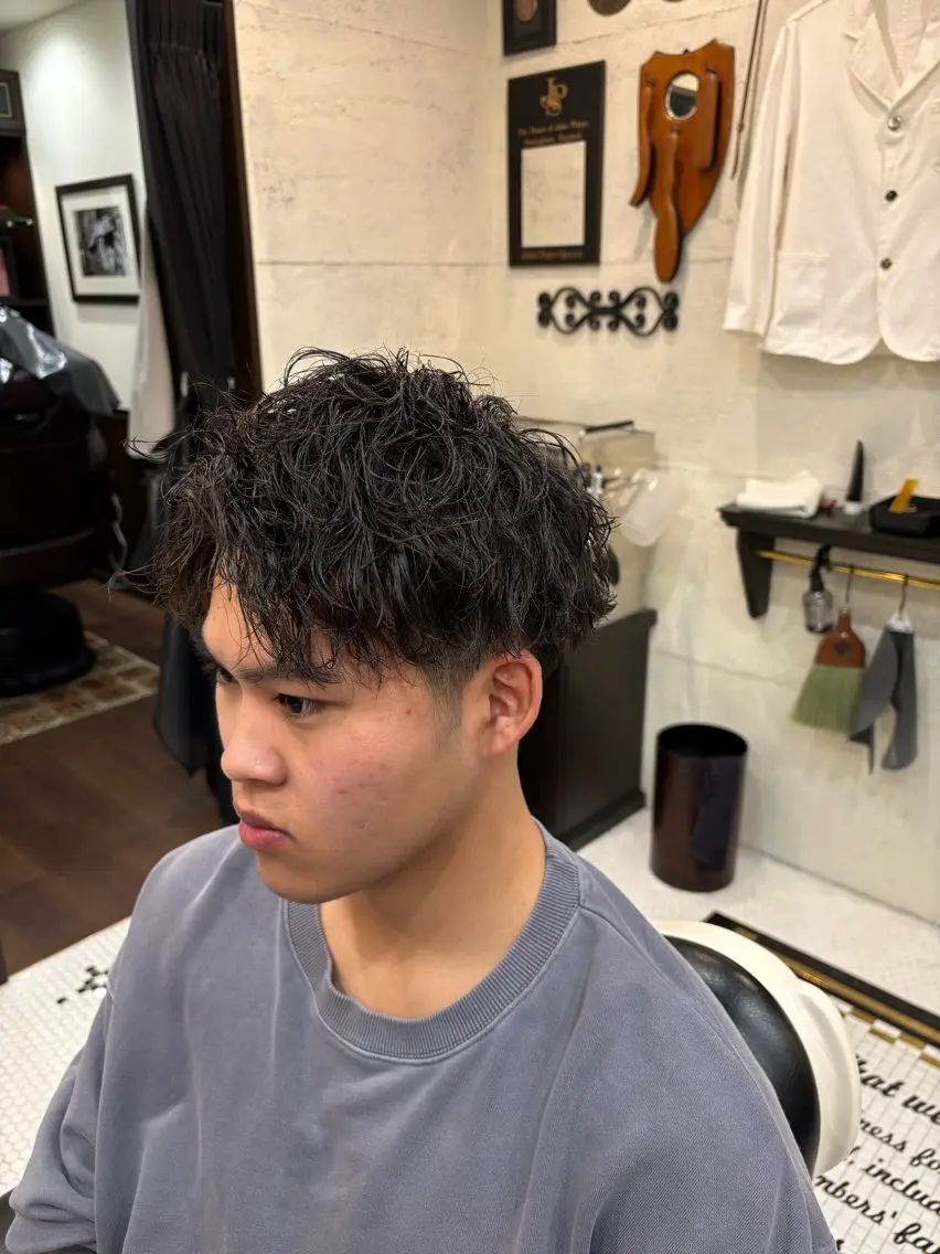 ショート パーマ メンズ 浦田 悠真のヘアスタイル