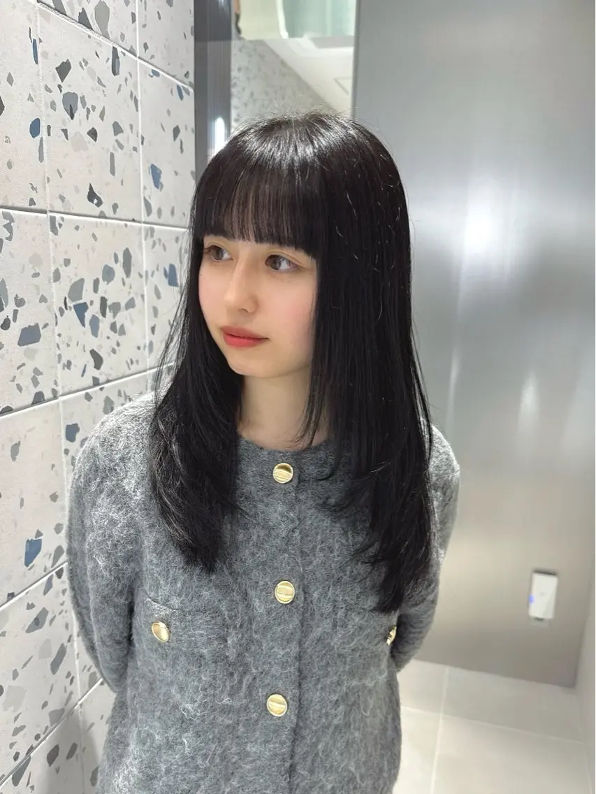 ロング カラー 黒髪 ブルーカラー ブルーブラック カット 縮毛矯正 トリートメント 矢野 晃平のヘアスタイル