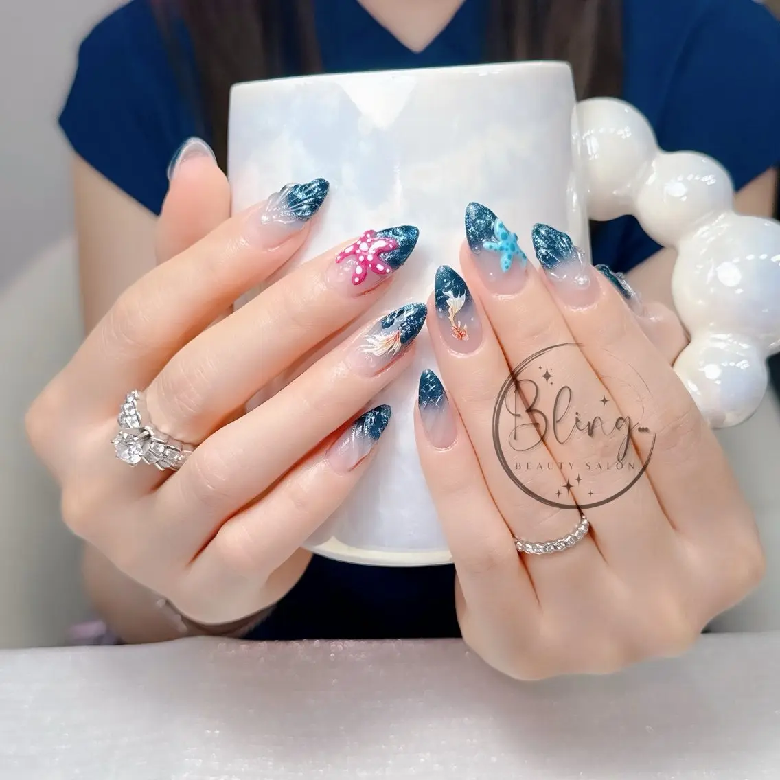 ミディアム 韓国風ヘア ハンドネイル Bling Salonのネイルデザイン