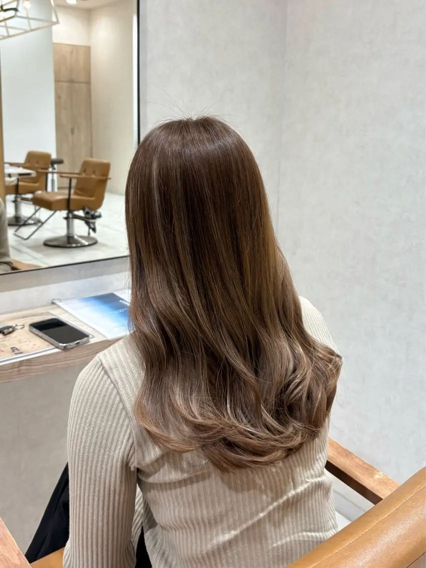セミロング カラー カット ヘアカラー トリートメント 透明感カラー🌿 ｍｏｅのヘアスタイル