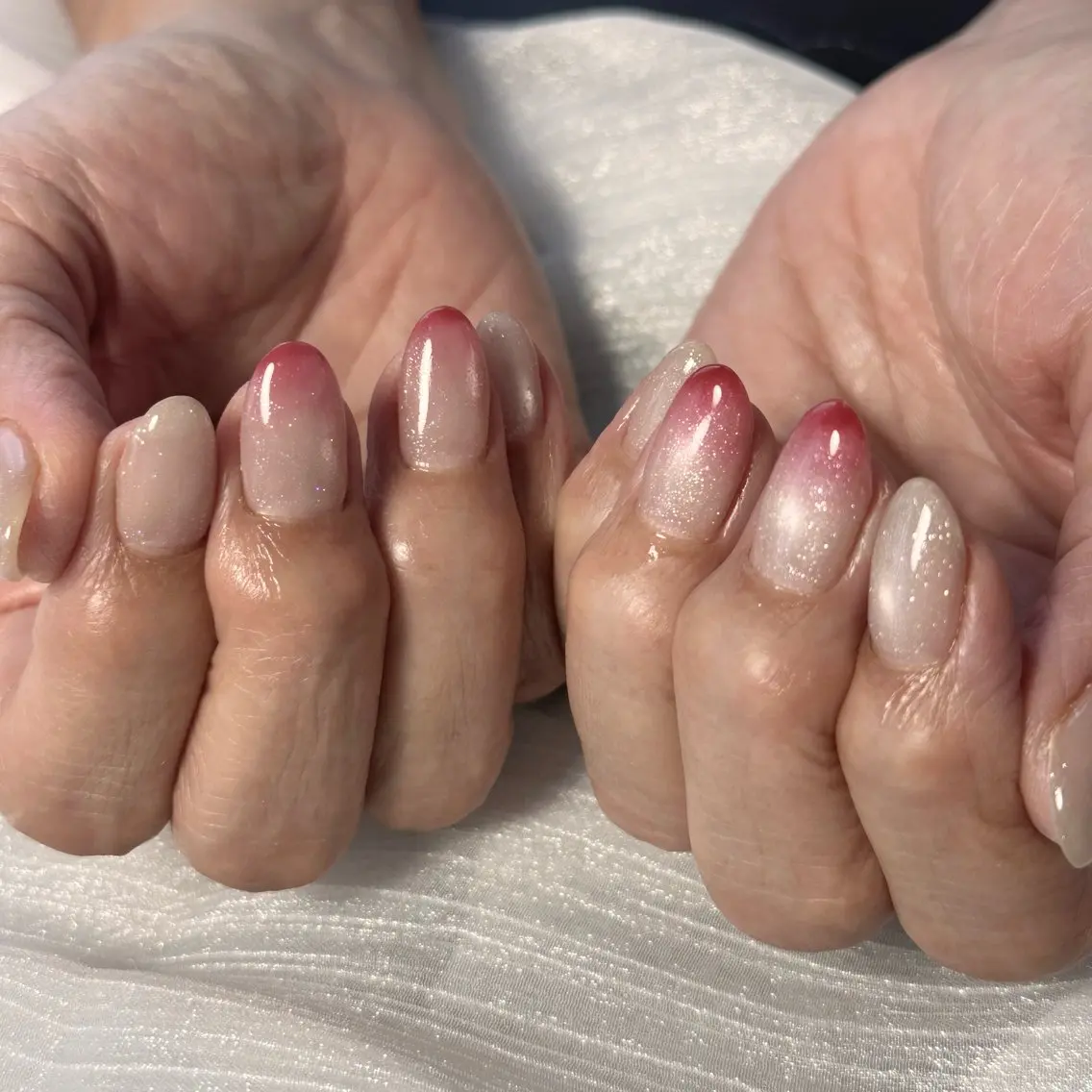 ネイル フラッシュネイル グラデーション マグネットネイル 赤色 ハンドネイル アヤカ🫧‪ Chapi.nailのネイルデザイン