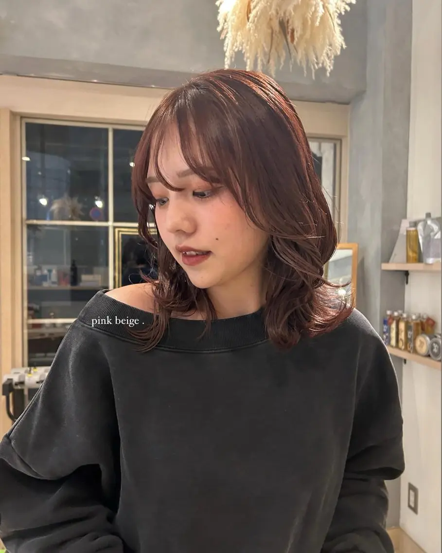 ミディアム カラー 顔周りカット レイヤーカット kanami - ROCCO -のヘアスタイル