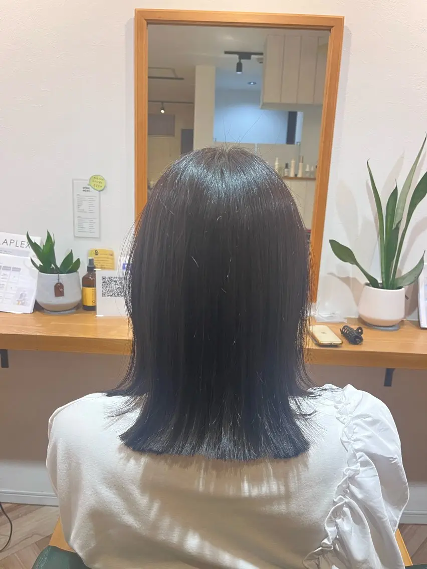 ミディアム 外ハネヘア カット ヘアカラー 武田 綺音のヘアスタイル