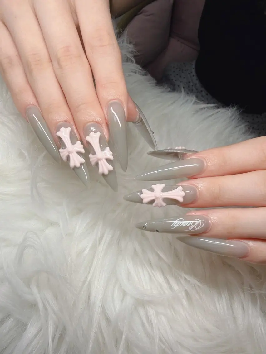 ネイル Lee Nailsのネイルデザイン