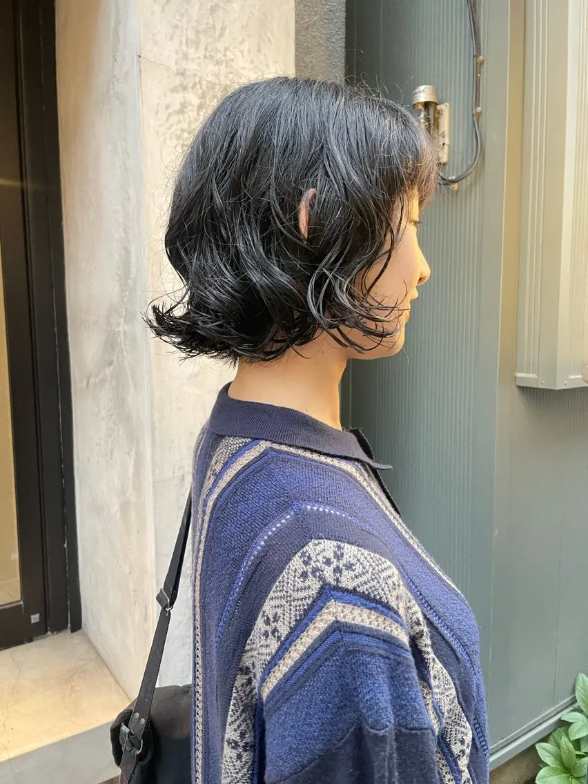 ミディアム パーマ ミディアムパーマ ボブ 伸ばしかけ ニュアンスパーマ レイヤー×初 パーマ|hinakoのヘアスタイル