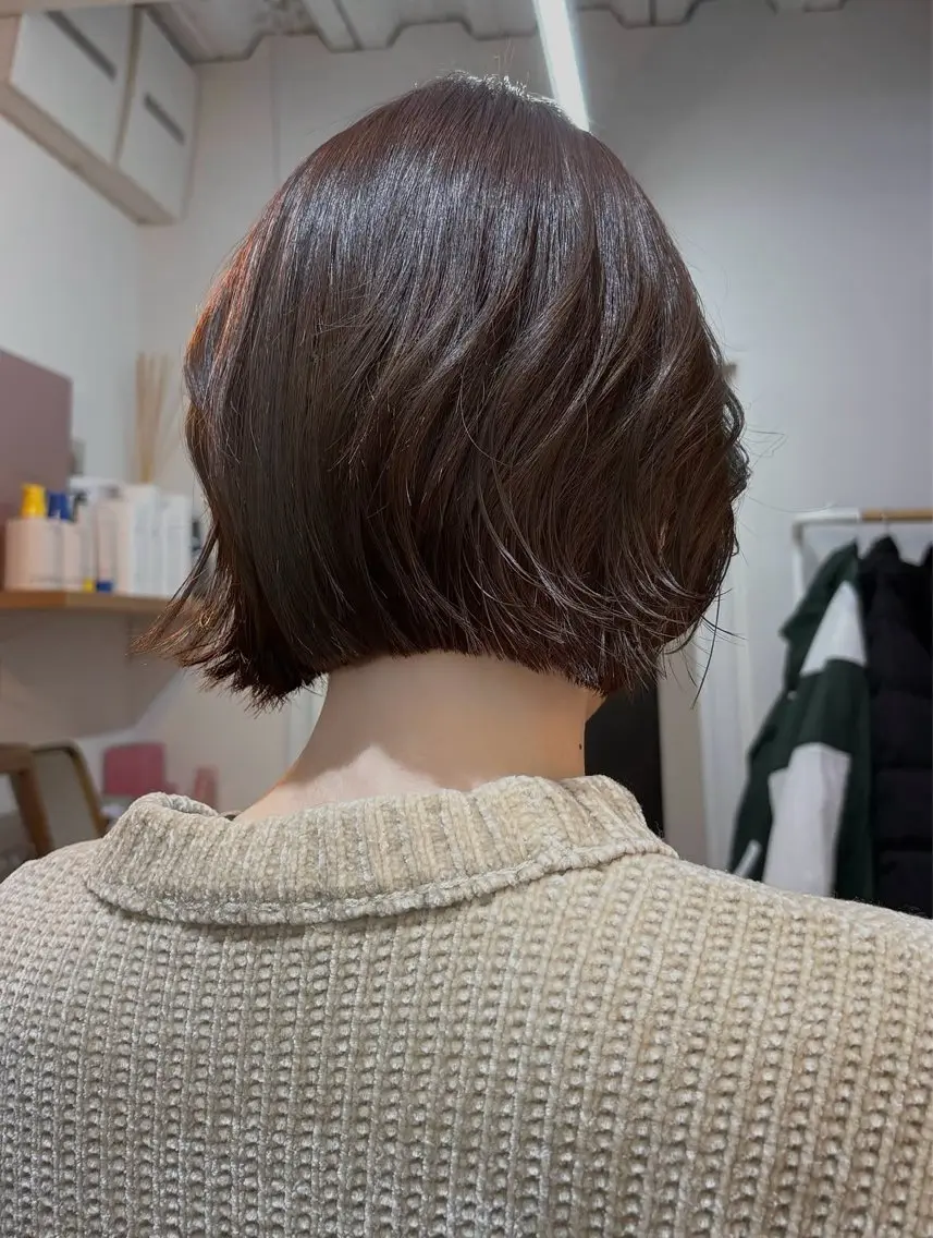 ミディアム カラー 切りっぱなしボブ ベージュカラー ブリーチ 透明感カラー ハイトーンカラー ヘアカラー alu/心斎橋大阪 ボブ/ブリーチなしのヘアスタイル