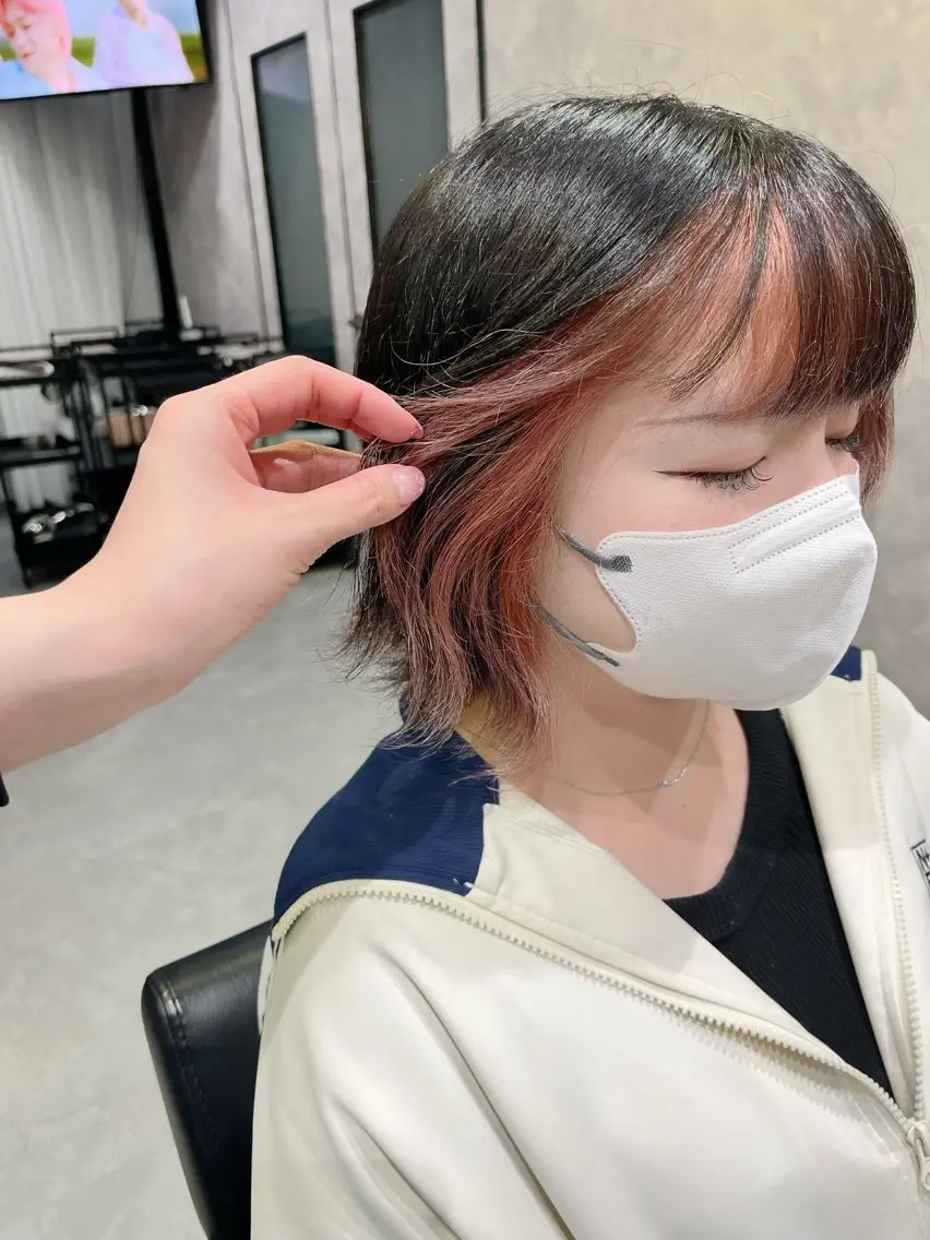 ミディアム ミストバング ヘアカラー 伊藤 由妃乃のヘアスタイル