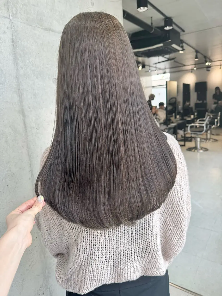 ロング カラー パーマ ヘアアレンジ カット ヘアカラー トリートメント ヘッドスパ ヘアセット 透明感/オリーブ/ グレージュ/YUKAのヘアスタイル