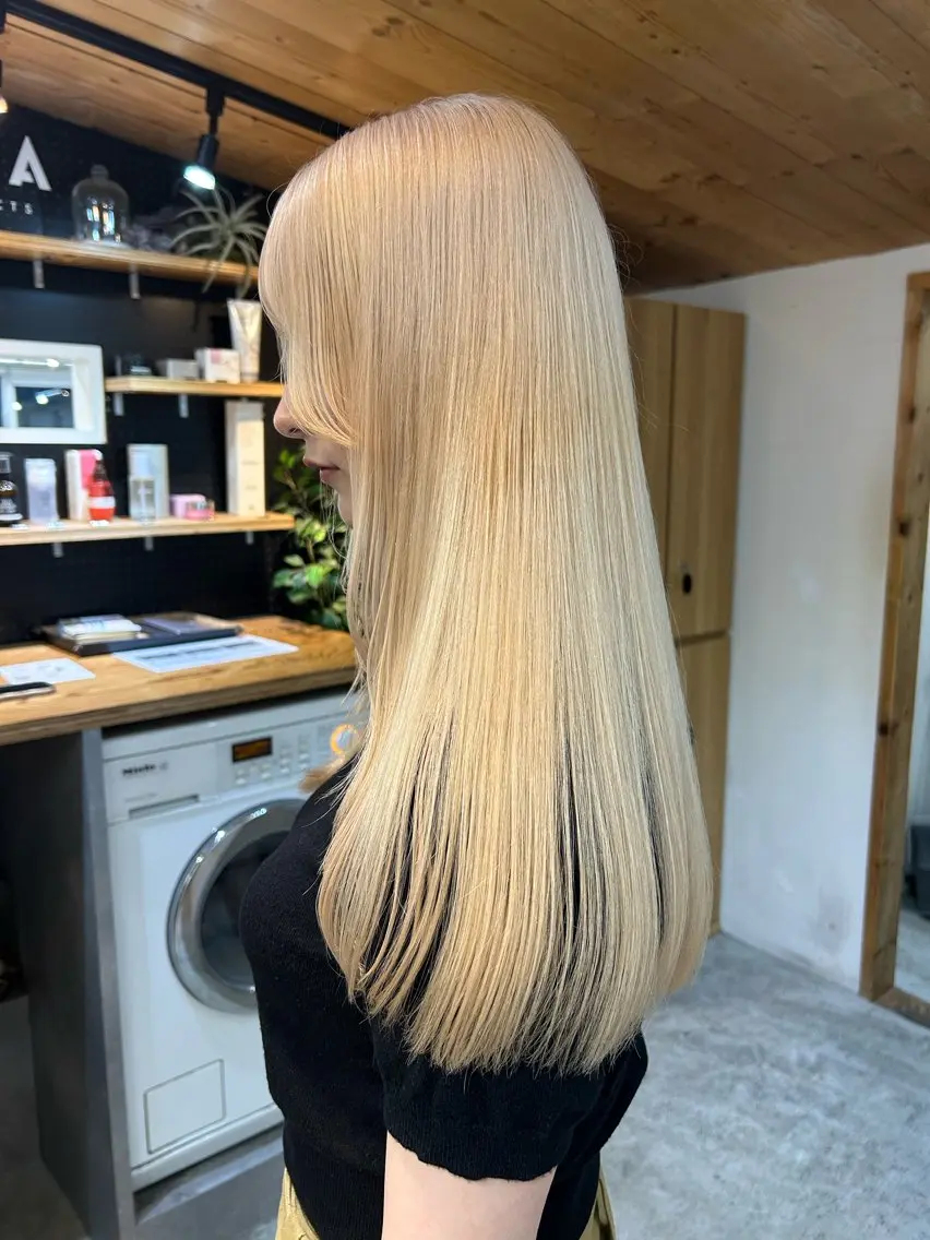 ロング カラー メンズ ブロンド ホワイトブロンド カット ヘアカラー トリートメント 🧸艶々韓国ヘア 🧁mizunaのヘアスタイル